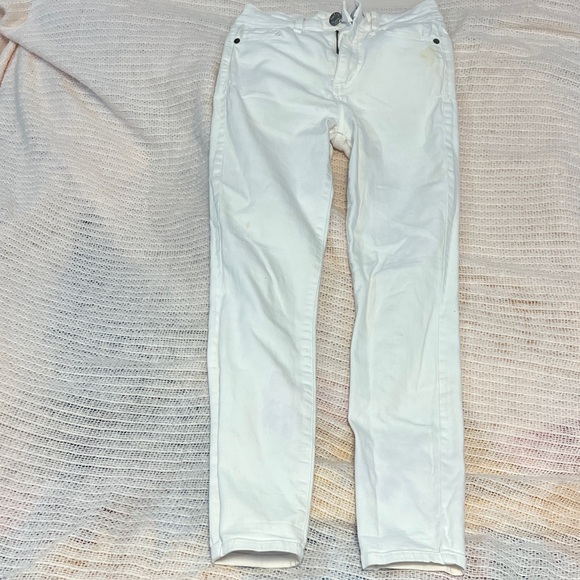 Guess Women's Off-White Skinny Jeans - Picture 1 of 5